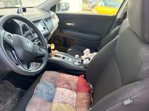 Used 2018 Honda HR-V LX image 9