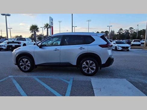 Used 2023 Nissan Rogue SV w/ SV Premium B Package image 29