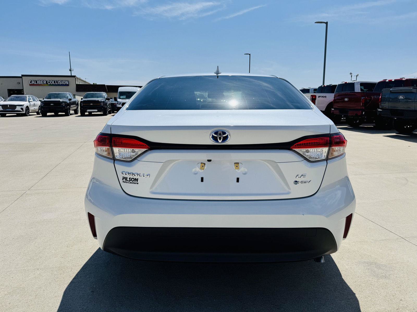 Used 2025 Toyota Corolla LE FWD image 32