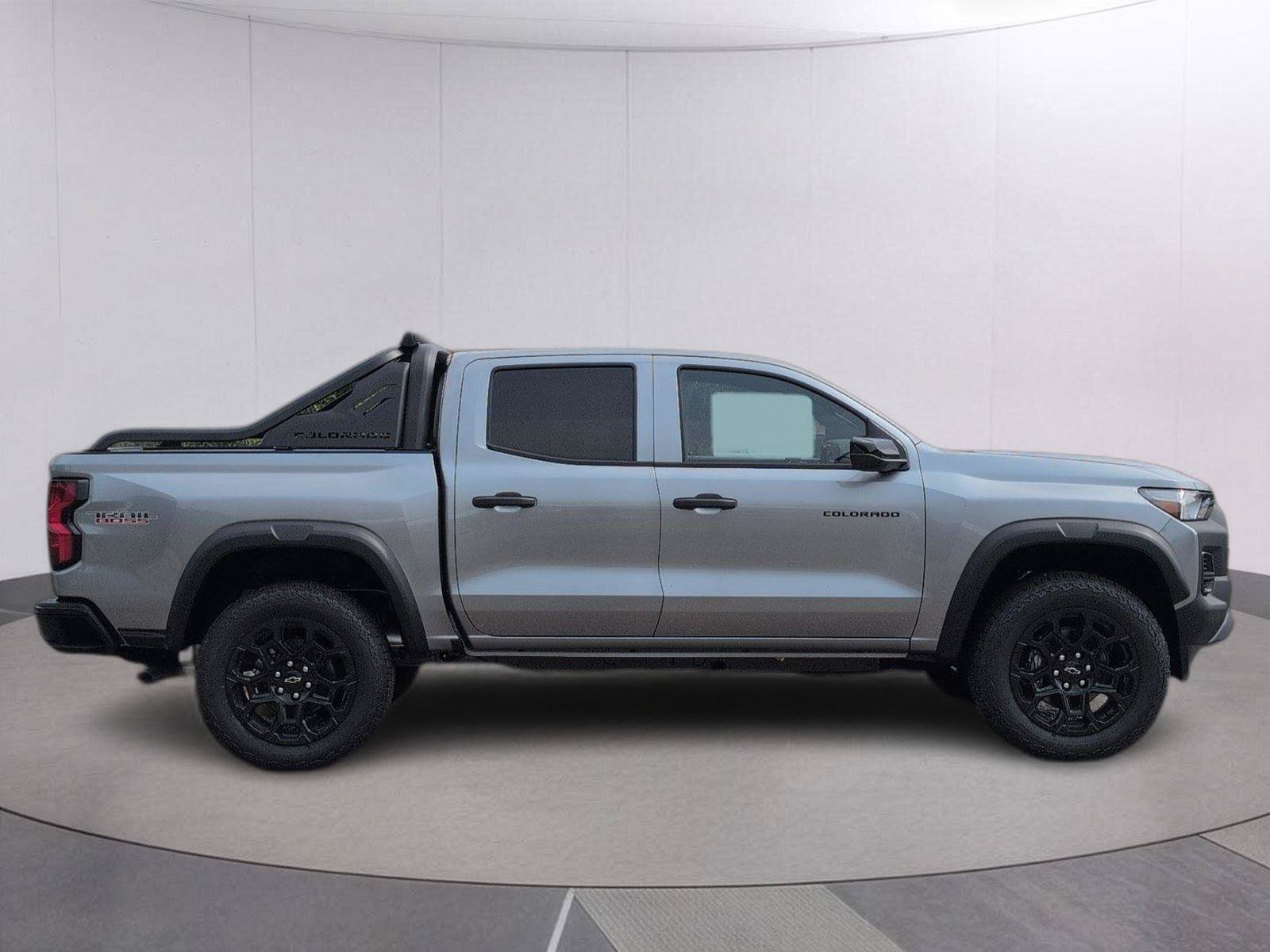 New 2026 Chevrolet Colorado Trail Boss w/ Midnight Edition AWD/4WD image 7