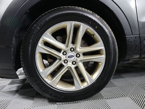 Used 2017 Ford Explorer XLT w/ Equipment Group 202A image 9