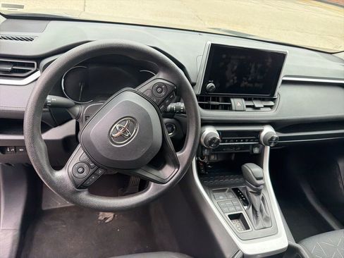 Used 2025 Toyota RAV4 XLE image 11