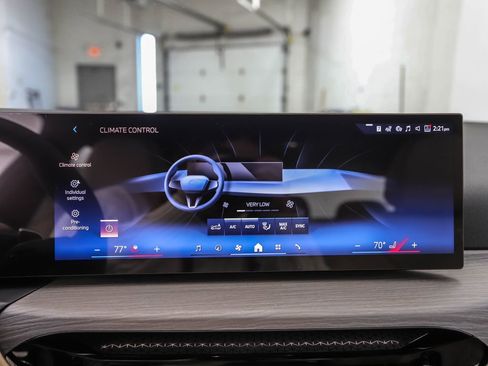 New 2026 BMW 330i xDrive Sedan AWD/4WD image 18