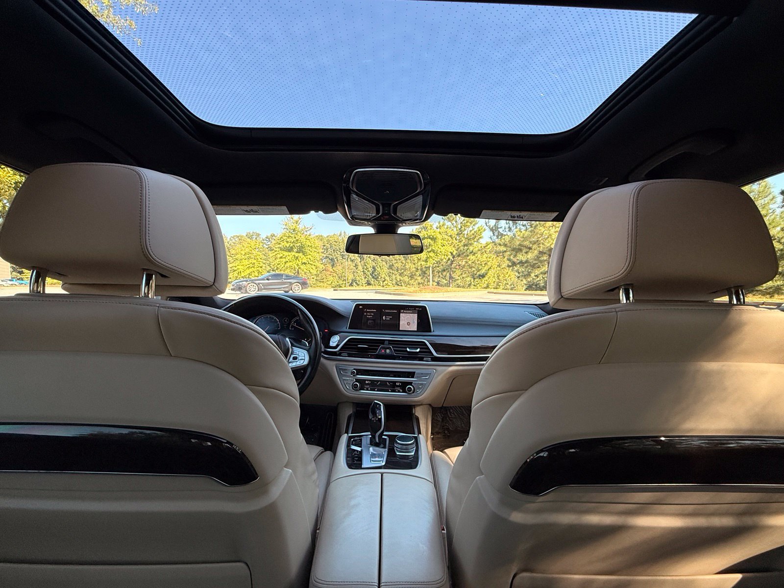 Used 2018 BMW 750i RWD image 34