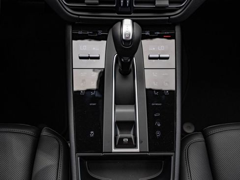 New 2026 Porsche Macan AWD/4WD image 36