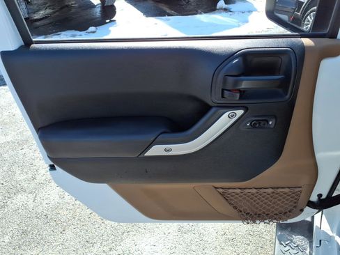 Certified 2017 Jeep Wrangler Unlimited Sahara w/ Dual Top Group image 20