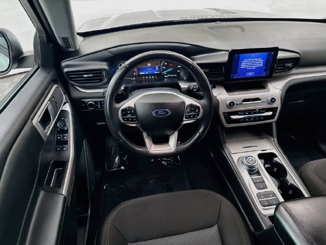 Used 2024 Ford Explorer XLT RWD image 22
