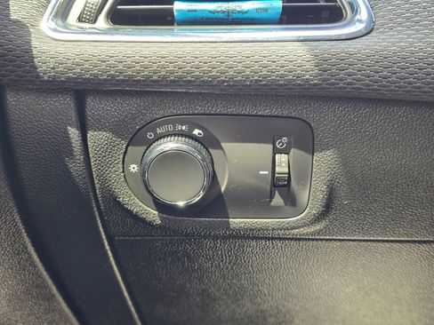 Used 2019 Chevrolet Cruze LS FWD image 24