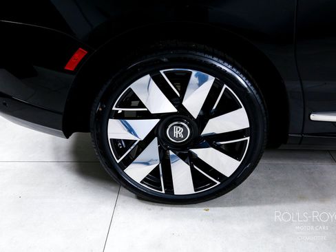 New 2026 Rolls-Royce Cullinan AWD/4WD image 41