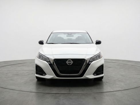 Used 2025 Nissan Altima 2.5 SV image 2