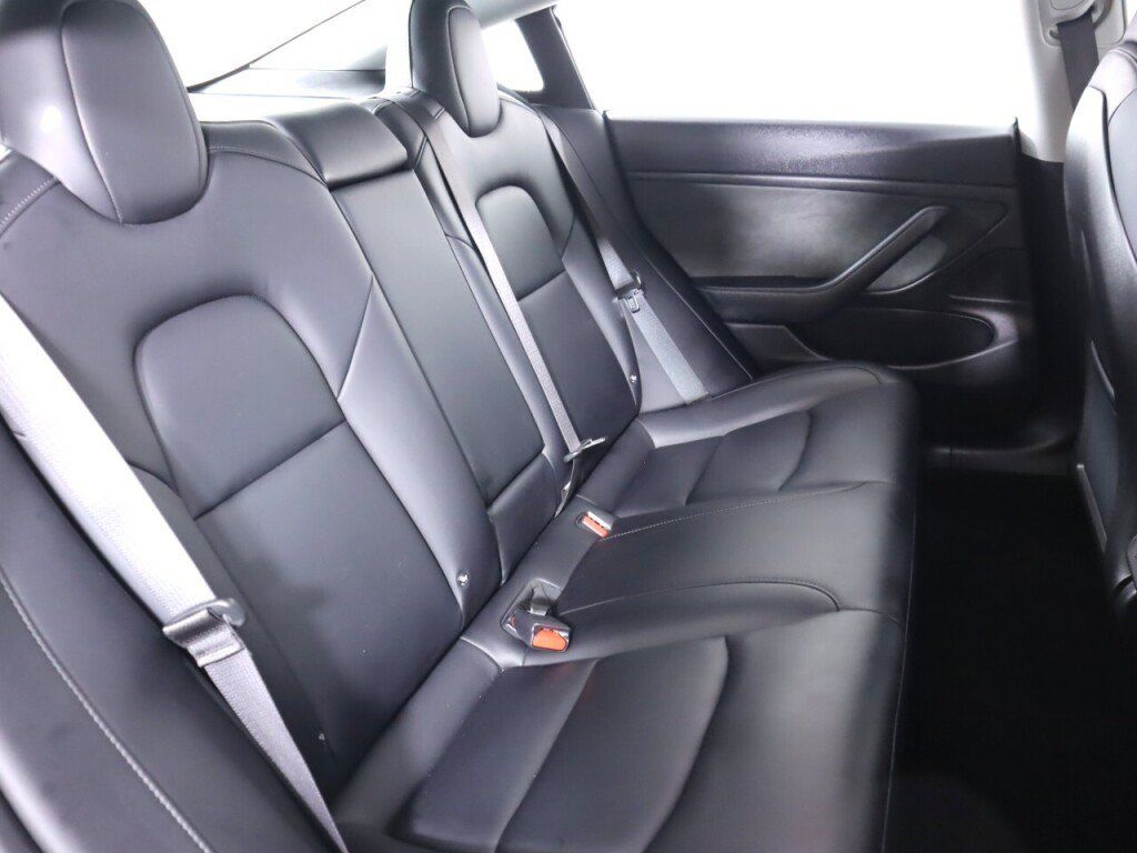Used 2018 Tesla Model 3 Long Range RWD image 33