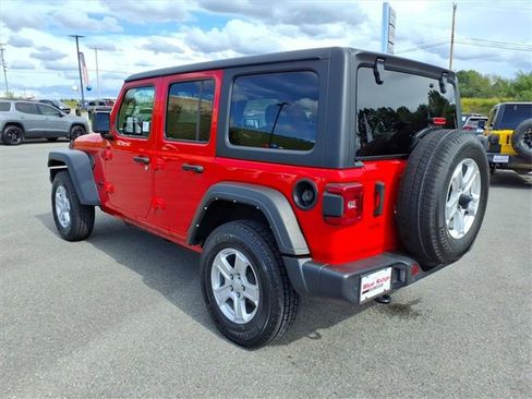 Used 2022 Jeep Wrangler Unlimited Sport image 6