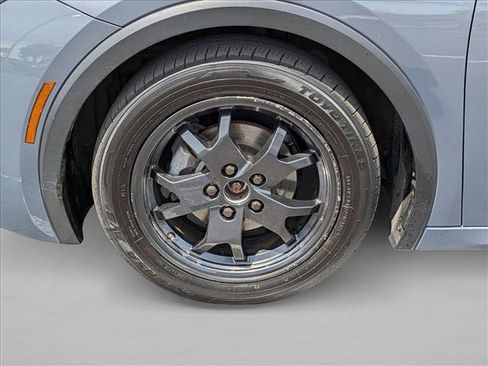 Used 2023 Toyota Prius LE FWD image 29