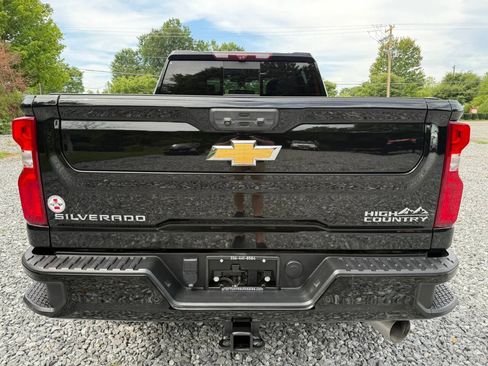 Used 2023 Chevrolet Silverado 2500 High Country w/ Z71 Off-Road Package AWD/4WD image 6
