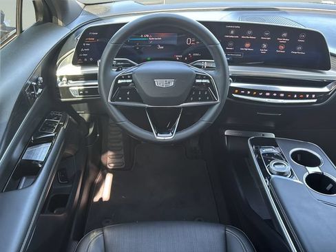 Used 2024 Cadillac Lyriq Luxury AWD/4WD image 15