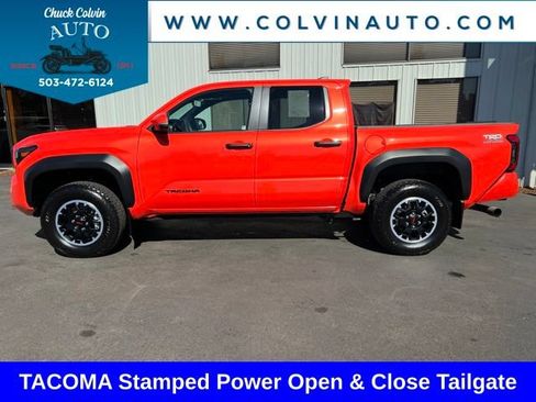 Used 2024 Toyota Tacoma TRD Off-Road w/ TRD Off Road Premium Package AWD/4WD image 11
