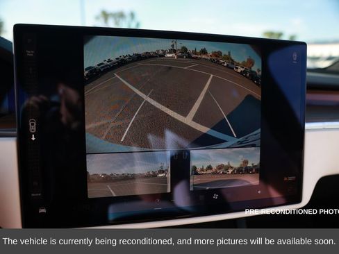 Used 2022 Tesla Model X image 17