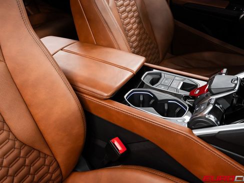 Used 2019 Lamborghini Urus image 32