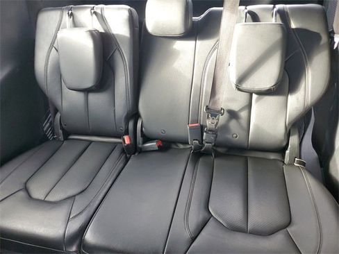 Certified 2021 Chrysler Pacifica Touring-L w/ Uconnect Theater Family Group image 11