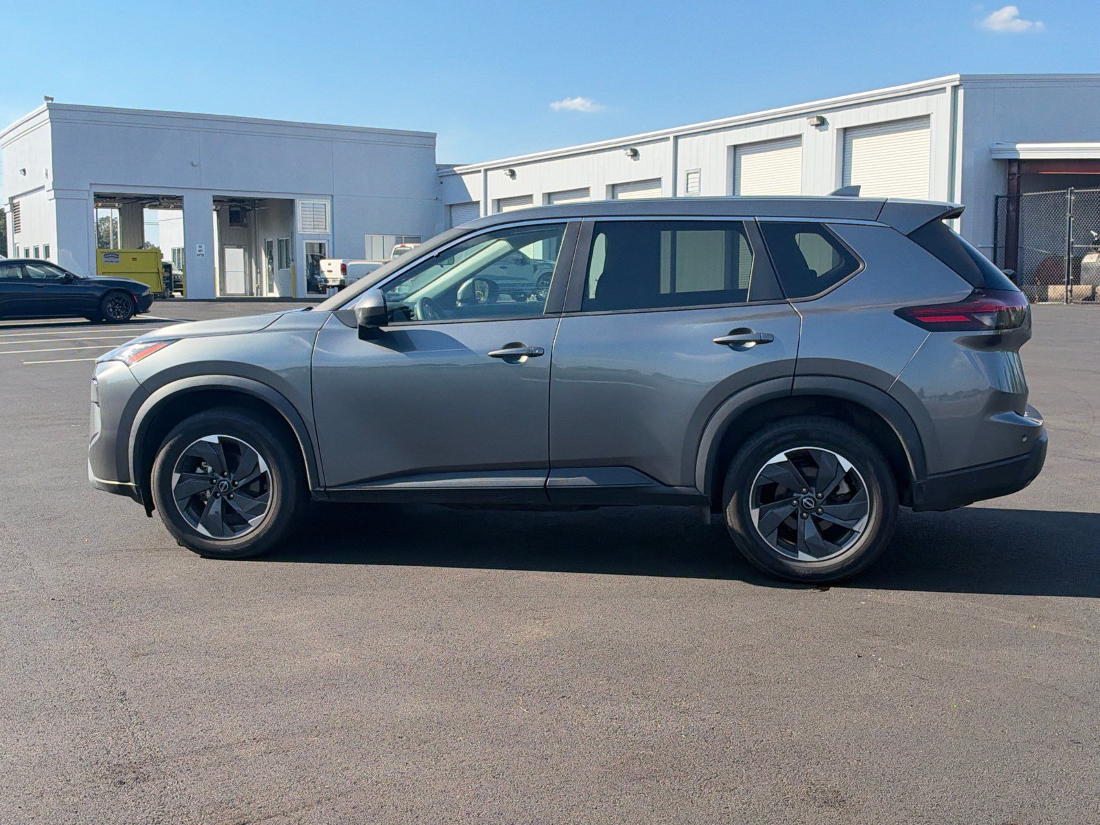 Used 2024 Nissan Rogue SV AWD/4WD image 8