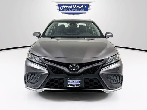 Used 2022 Toyota Camry XSE AWD/4WD image 2