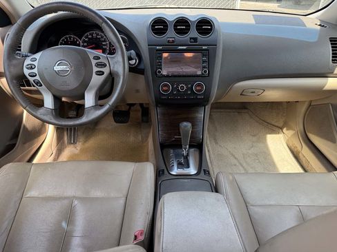 Used 2011 Nissan Altima 2.5 SL w/ Technology Pkg FWD image 16