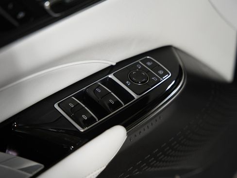 Used 2024 Cadillac Lyriq Luxury AWD/4WD image 28
