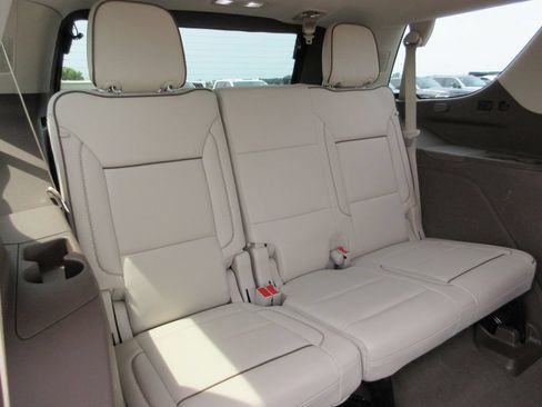 Certified 2023 GMC Yukon Denali AWD/4WD image 28