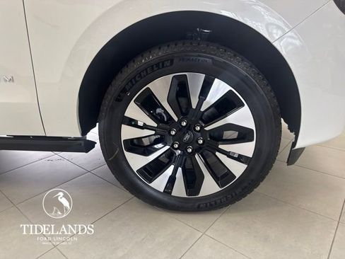 New 2025 Ford Expedition Platinum w/ Platinum Ultimate Package image 33