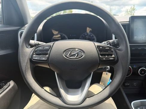 Used 2021 Hyundai Venue SE FWD image 28