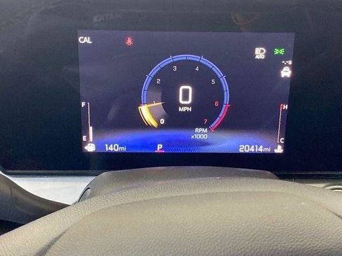 Used 2024 Chevrolet Trax LT w/ Driver Confidence Package FWD image 43