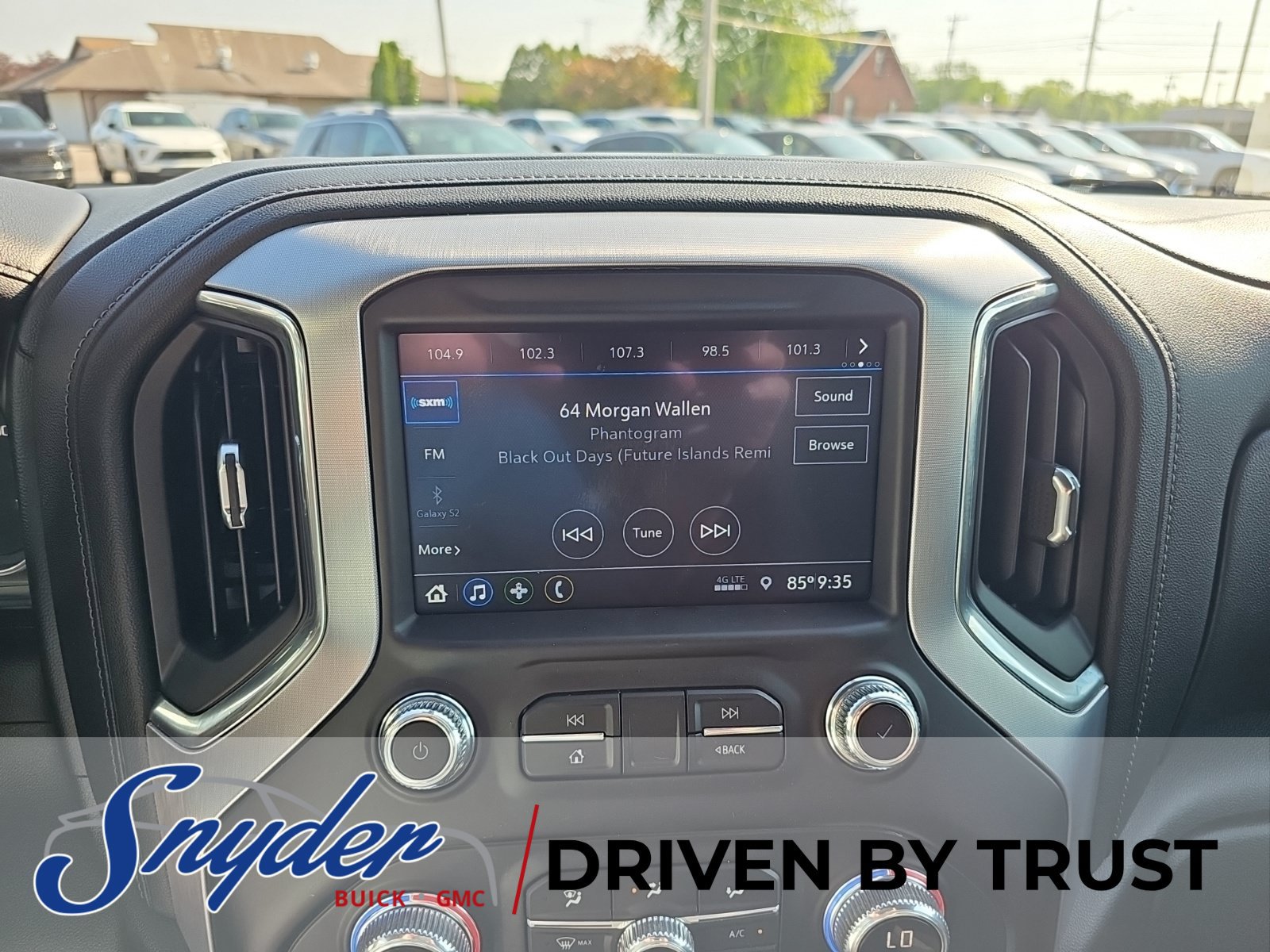 Used 2021 GMC Sierra 1500 Elevation w/ LPO, Elevation Black Package AWD/4WD image 17