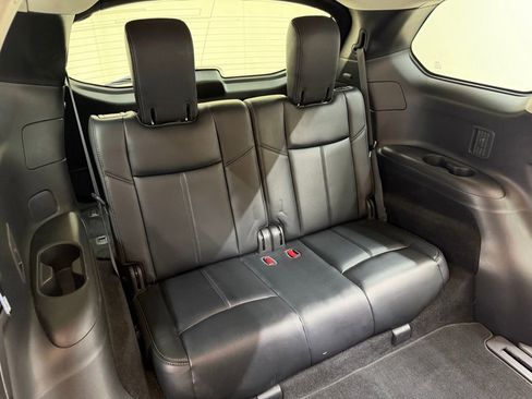 Used 2019 Nissan Pathfinder SL AWD/4WD image 15