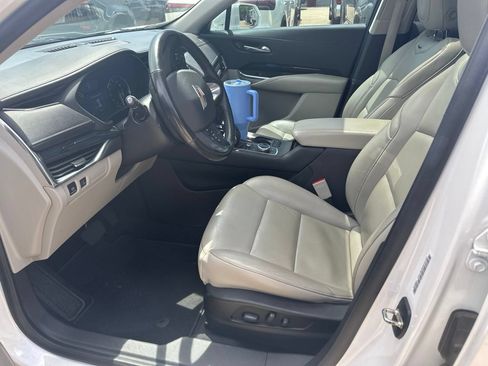 Used 2019 Cadillac XT4 Premium Luxury w/ Cold Weather Package FWD image 5