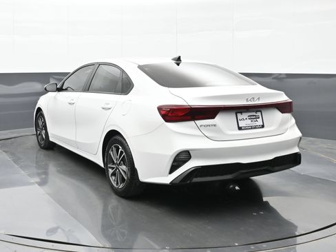 Used 2023 Kia Forte LXS w/ LXS Technology Package FWD image 2