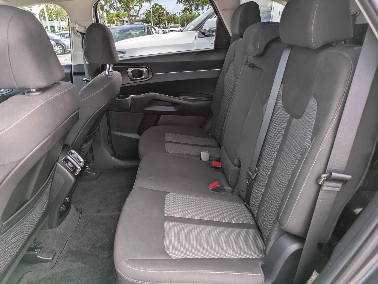 Certified 2023 Kia Sorento LX FWD image 11