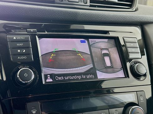 Used 2020 Nissan Rogue SL image 23