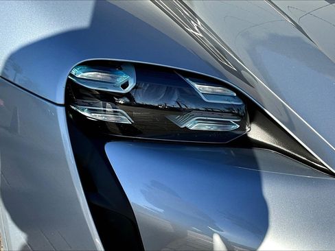 Used 2021 Porsche Taycan 4S image 28