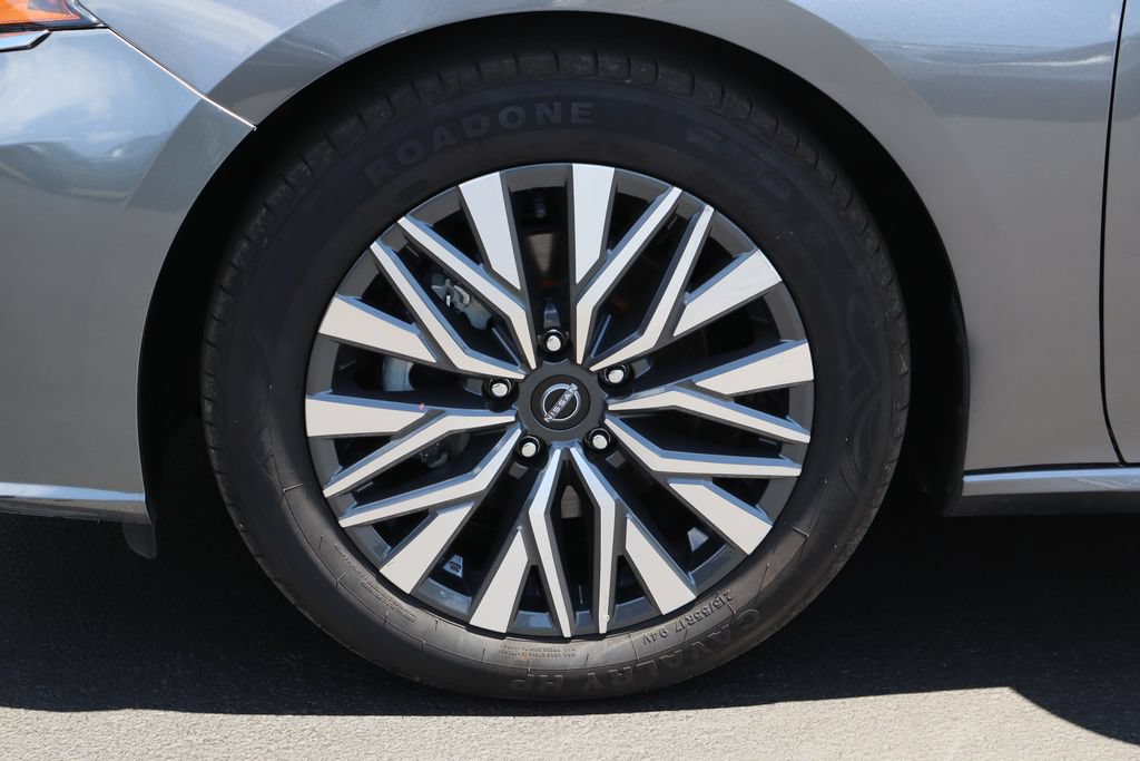 Used 2024 Nissan Altima 2.5 SV FWD image 29