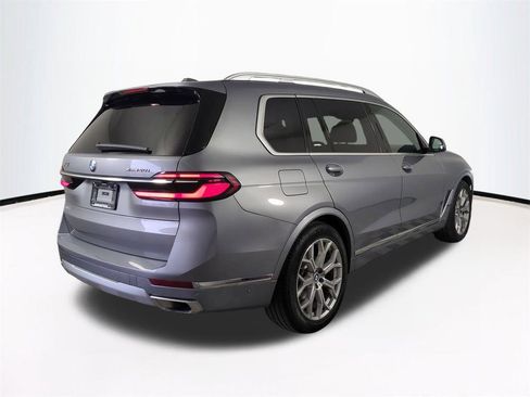 Used 2025 BMW X7 xDrive40i image 5