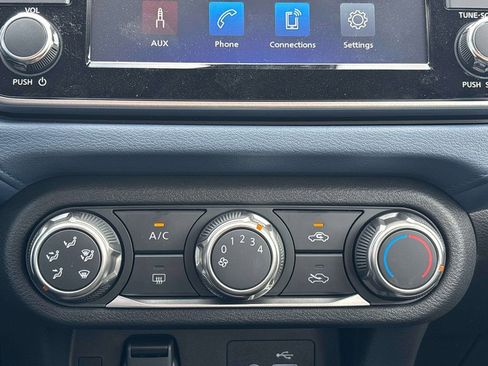 Used 2025 Nissan Versa SV w/ Trunk Package image 23