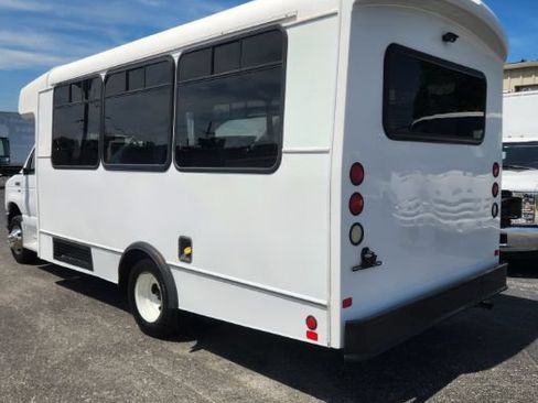 Used 2015 Ford E-350 and Econoline 350 Super Duty RWD image 13