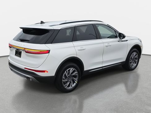 New 2026 Lincoln Corsair Premiere image 5