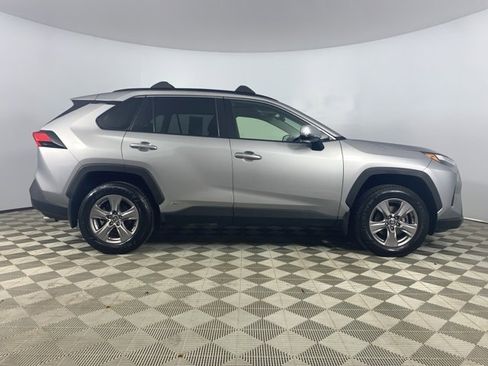 Used 2022 Toyota RAV4 XLE image 8