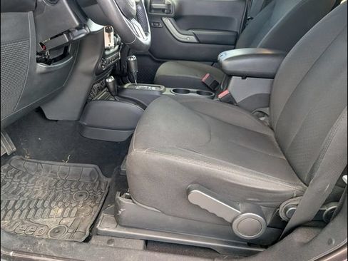 Used 2016 Jeep Wrangler Sport AWD/4WD image 9