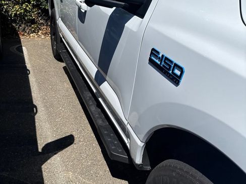 Used 2024 Ford F150 Lightning Flash AWD/4WD image 5