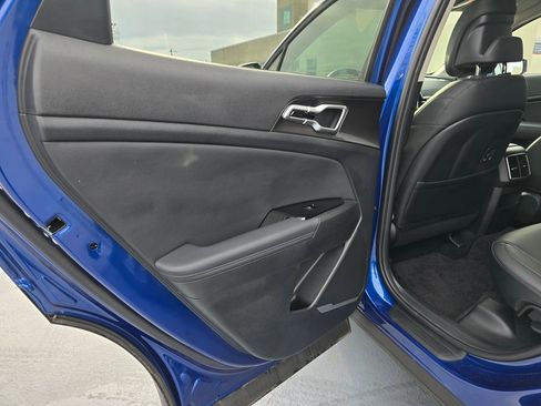 Certified 2025 Kia Sportage EX image 16