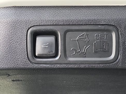 Used 2021 Lincoln Navigator Reserve w/ Luxury Package RWD image 13