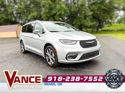 New 2024 Chrysler Pacifica Pinnacle