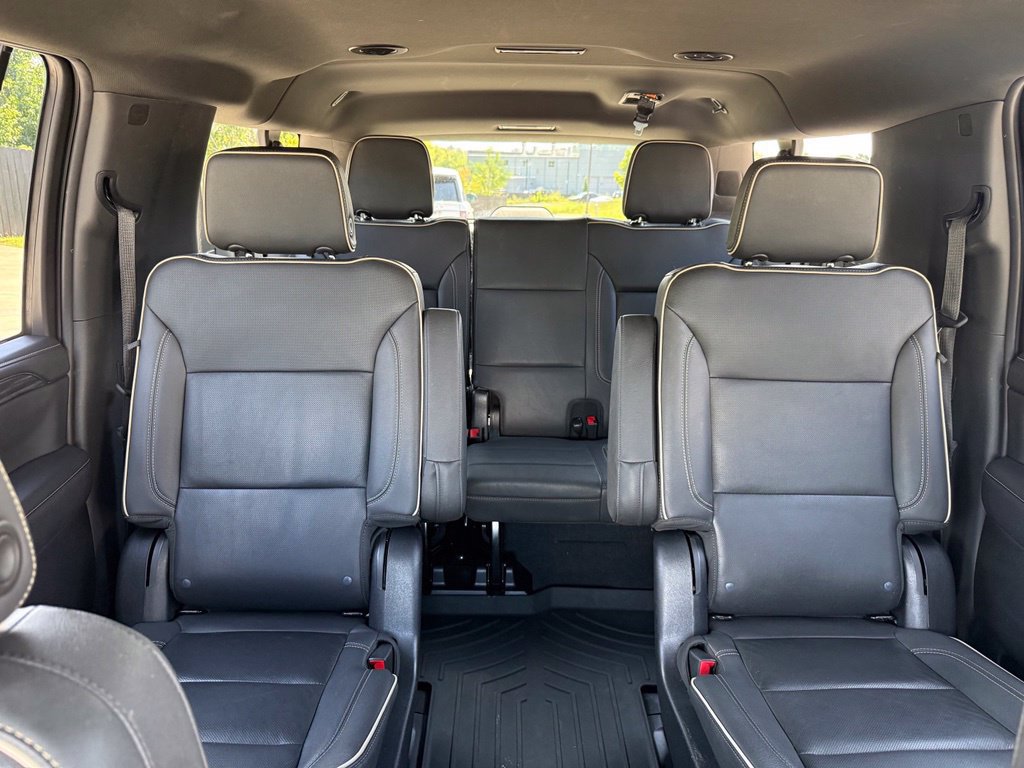 Used 2023 GMC Yukon XL SLT w/ SLT Luxury Package AWD/4WD image 5
